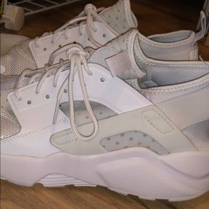 nike pure platinum huarache